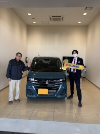 【祝ご納車】ぎらつくフロントグリルがついた車の正体は。。。